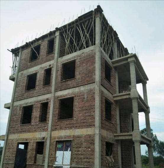 父母给大儿子盖4层楼不给小儿子一分钱上节